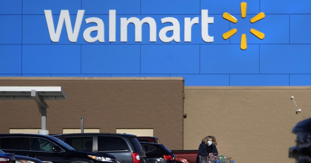 Pilota minaccia di schiantarsi con un piccolo aereo su un supermercato in Mississippi