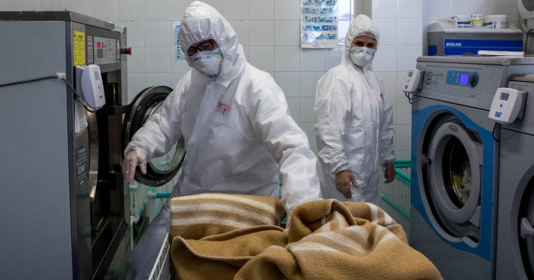 Caro bollette, rischio sciopero biancheria negli ospedali torinesi. La lavanderia dell’appalto: “Costo energia ha superato valore commessa”