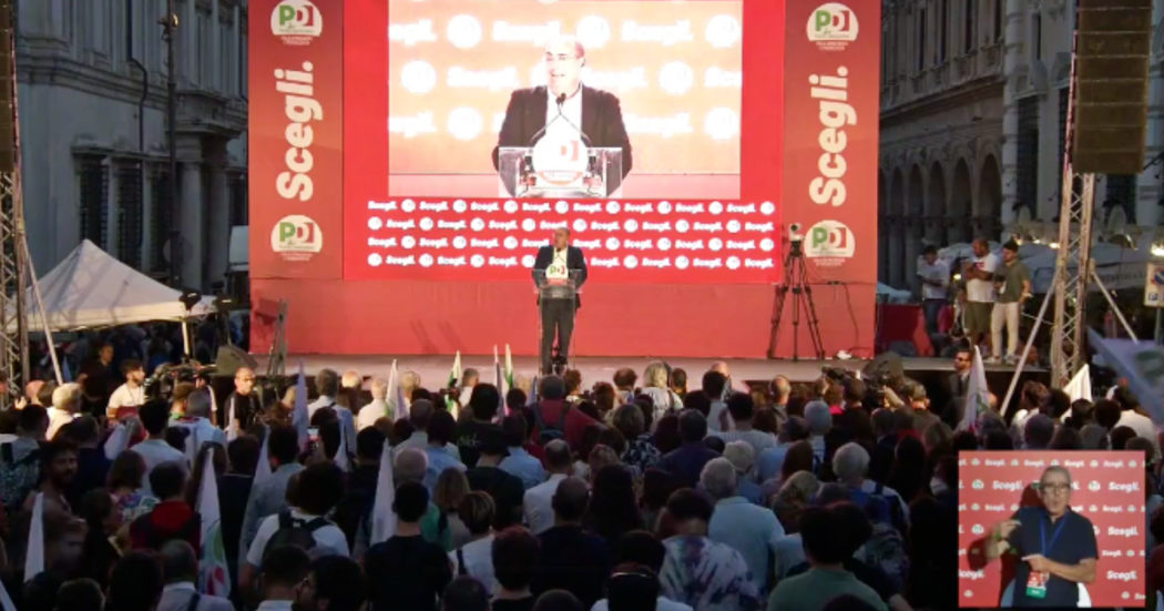 Pd, in piazza Santi Apostoli a Roma l’inizio della campagna elettorale con Letta: la diretta