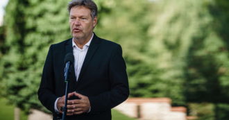 Copertina di Così i Verdi tedeschi hanno sbianchettato la transizione ecologica