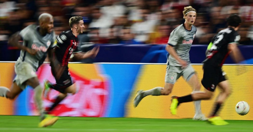 Champions League, il Milan inizia solo con un pareggio a Salisburgo: 1-1, gol di Saelemaekers e Okafor