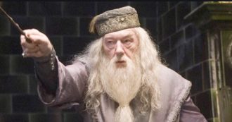 Copertina di Venezia 79 omaggio a Richard Harris il Silente di Harry Potter e icona del free cinema inglese