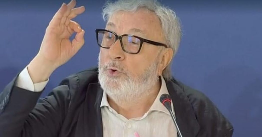 Venezia 79, scoppia la lite tra Gianni Amelio e un giornalista: “Non voglio avere più rapporti con te per il resto della mia vita, il tuo titolo era infame” – VIDEO