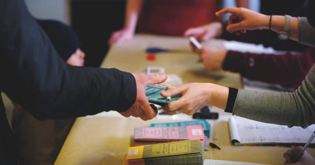 Elezioni e positivi al Covid: la babele delle circolari di Viminale e comuni. “Regole confuse e non facili da capire”. Ecco come fare