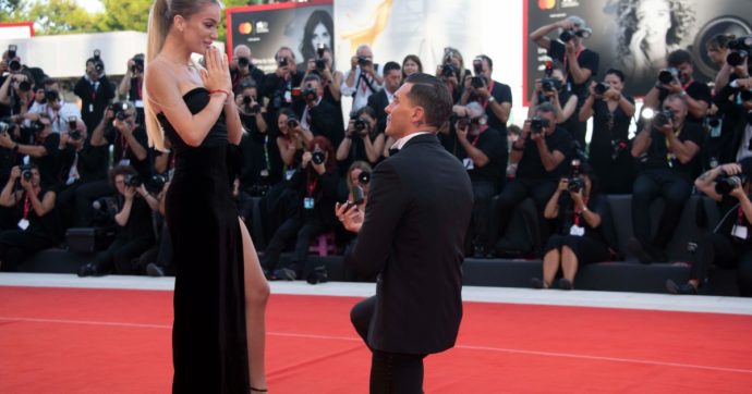 Alessandro Basciano e Sophie Codegoni, la proposta di matrimonio sul red carpet di Venezia fa discutere: “Mi sono vergognata per loro”