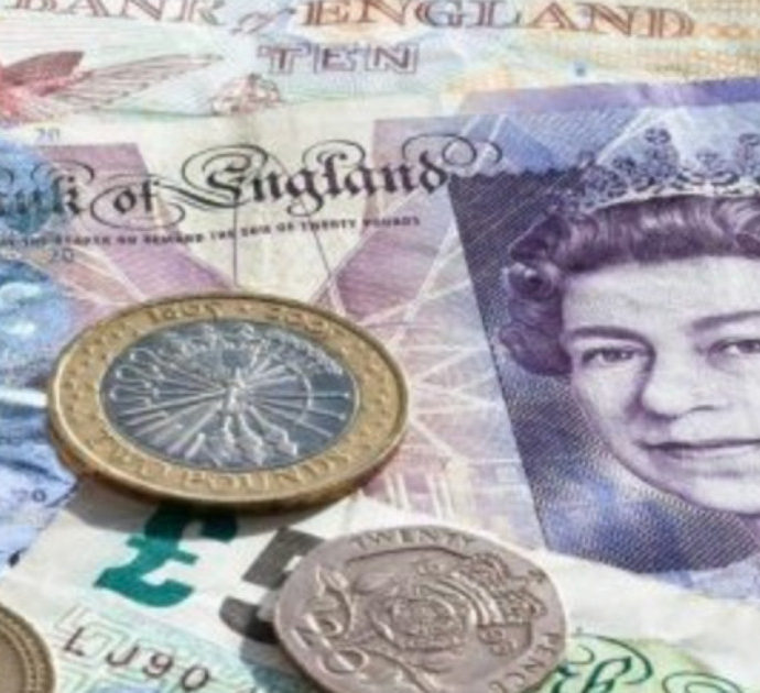 La Regina Elisabetta è morta: come cambiano le banconote, le preghiere e l’inno nazionale