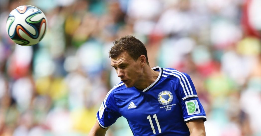 Dzeko dice no all’amichevole con la Russia: “Solidale con gli ucraini, soffrono innocenti”