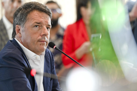 Renzi è impegnato in campagna elettorale: rinviata per legittimo impedimento l’udienza preliminare dell’inchiesta su Open