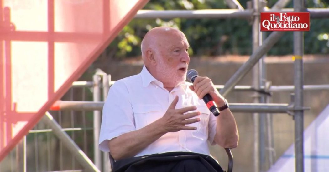 De Masi alla Festa del Fatto: “Profughi ucraini accolti con maggior generosità di chi arriva con il barcone, ci deve far pensare”