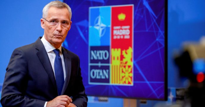 Copertina di Tra Nato ed Est sale la spesa sui fronti esteri