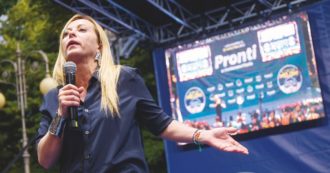 Copertina di Cacciari: “Meloni sceglierà ministri che tranquillizzino i potenti”