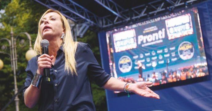 Cacciari: “Meloni sceglierà ministri che tranquillizzino i potenti”