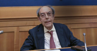 Copertina di Massimo Villone: “Con una vittoria larga, ho paura che Meloni sfregi la Costituzione”