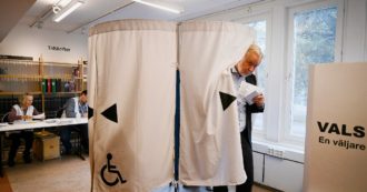 Copertina di Elezioni Svezia, exit poll: exploit dell’estrema destra che va oltre il 20%. Ma il centrosinistra rimane in vantaggio