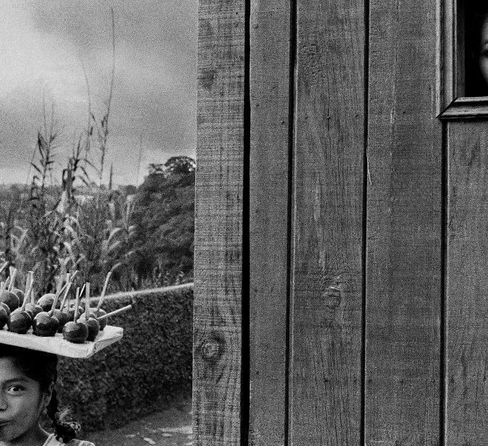 Altre Americhe, la potente fotografia di Sebastião Salgado in mostra a Otranto: un viaggio nell’antropologia dell’estremo Sud