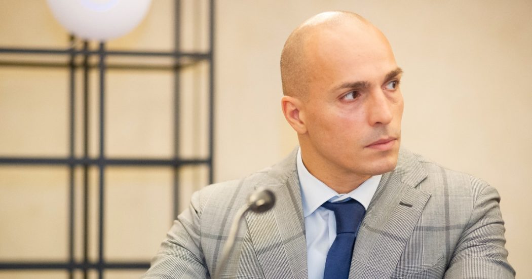 Firenze, denunciato il leghista che aveva filmato una donna rom: “Votate Lega per non vederla mai più”