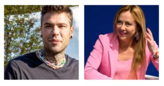 Copertina di Fedez contro Giorgia Meloni: “A 18 anni ho insultato i carabinieri in una canzone. E lei che parlava bene di Mussolini?