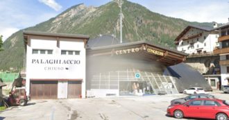 Copertina di Bolletta da 53mila euro, il sindaco di Alleghe (Belluno) deve chiudere il palazzo del ghiaccio: “Non possiamo permettercelo”