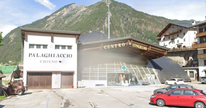 Bolletta da 53mila euro, il sindaco di Alleghe (Belluno) deve chiudere il palazzo del ghiaccio: “Non possiamo permettercelo”