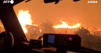 Copertina di Incendi nel sud della Francia, roghi nella regione della Gironda: bruciati oltre mille ettari di vegetazione – Video