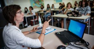 Copertina di Valditara annuncia le assunzioni nella scuola, ma i sindacati: “Non è un piano straordinario, anche quest’anno avremo 200mila supplenti”