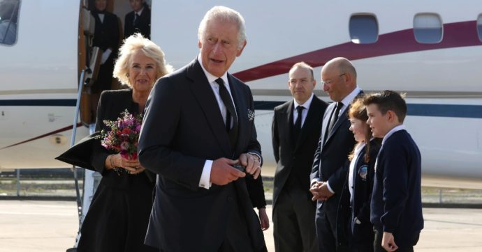 Funerale regina Elisabetta, i Paesi esclusi dagli inviti: non solo la Russia, ecco gli altri Stati che non ci saranno