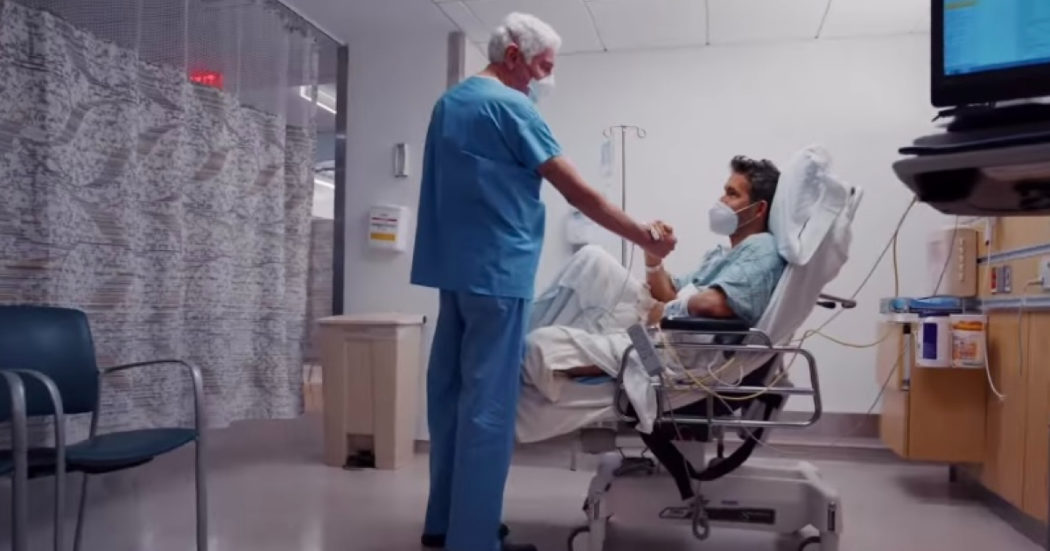 Ryan Reynolds pubblica la sua colonscopia sui social: “Aumentare la consapevolezza salverà sicuramente delle vite”