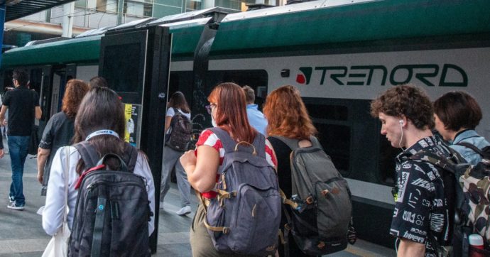 I pendolari Trenord si ritrovano i biglietti più cari. In Europa misure per abbassare i prezzi, in Lombardia vengono adeguati all’inflazione