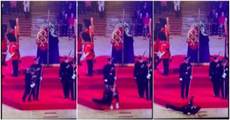 Copertina di Guardia reale sviene e collassa a terra davanti alla bara della regina Elisabetta: ecco cosa è successo alla camera ardente – VIDEO