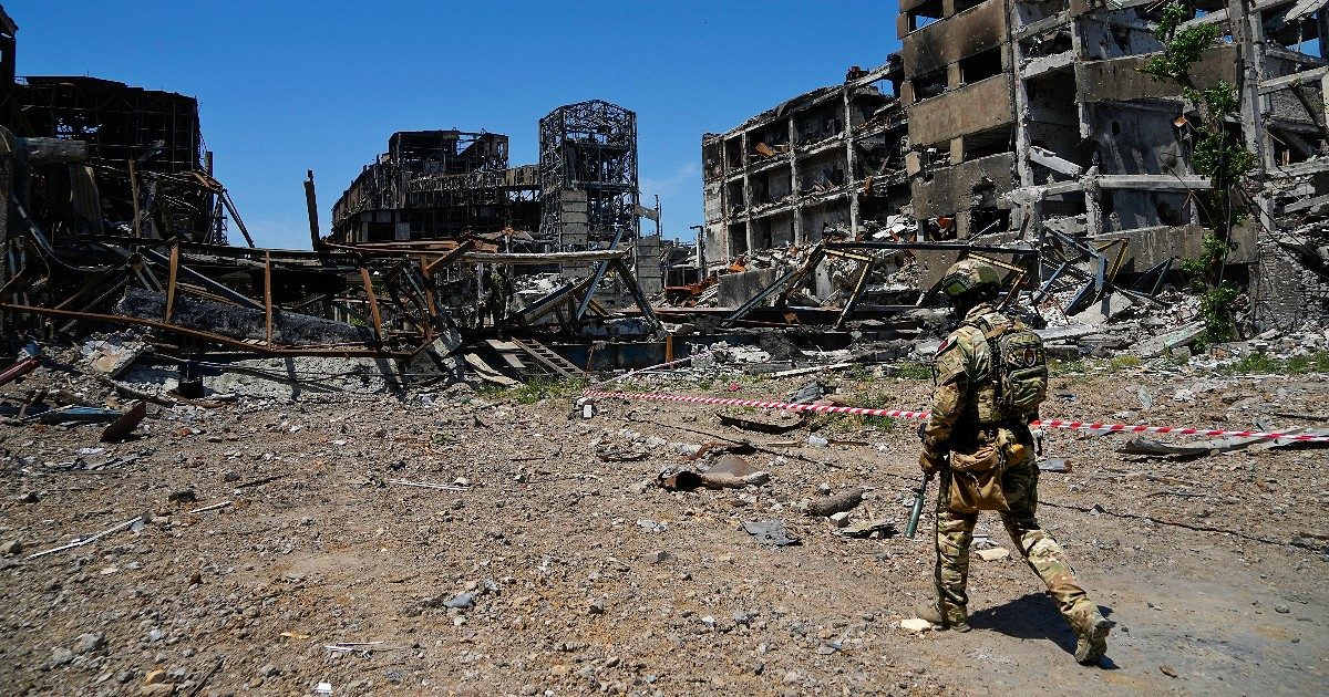 Triplice attacco di Kiev a istituzioni filorusse: razzi sul municipio di Kherson, una bomba a Luhansk. Uccisi due politici a Berdyansk