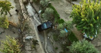 Copertina di Alluvione Marche, la distruzione a Pianello di Ostra dopo il nubifragio: strade come fiumi e auto accatastate – Video