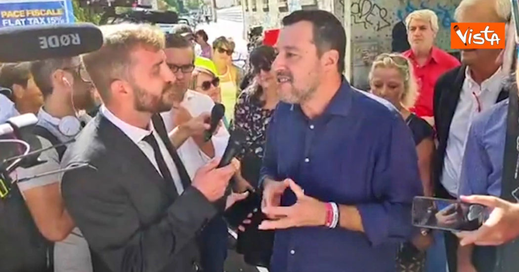 Salvini rifiuta di cantare ‘Bella ciao’. E al gazebo della Lega intona ‘La leggenda del Piave’ – Video