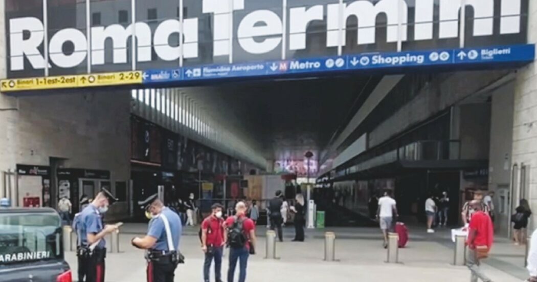 “La mia cagnolina Lilu colpita con un calcio da un’addetta alla sicurezza della Stazione Termini”: un viaggiatore furioso alla Lega Nazionale Difesa del Cane