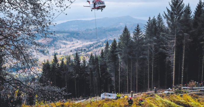 Mottarone, la maxi-perizia choc: “Due terzi della fune era già rotta prima dell’incidente”
