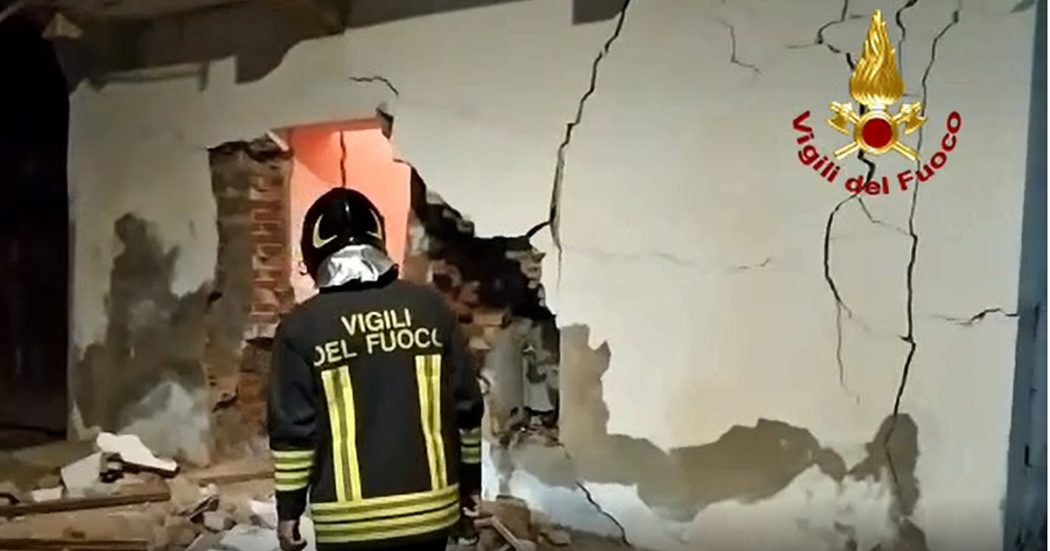 Un messaggio whatsapp alla figlia poi il tentato suicidio, nel Pavese esplode palazzina