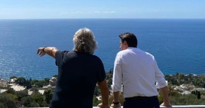 Elezioni, Conte a Genova va a incontrare Beppe Grillo. Il garante pubblica la foto: “Verso il 2050”