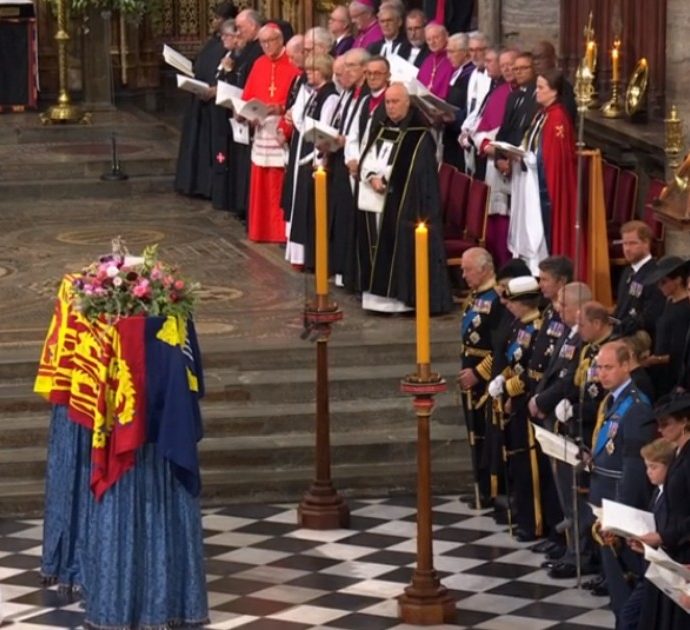 Funerale regina Elisabetta, l’omelia dell’arcivescovo di Canterbury: “Pochi leader ricevono l’amore che abbiamo visto. Ci incontreremo di nuovo”