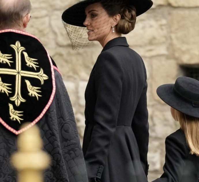 Funerali regina Elisabetta, Kate Middleton incontra la First Lady ucraina Olena Zelenska: la foto