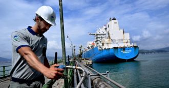 Copertina di Gas, Piombino: “Ricorso se parte il rigassificatore”