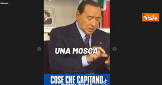Copertina di Il fuori onda di Berlusconi, uccide una mosca mentre sta registrando un video: “Cose che capitano”