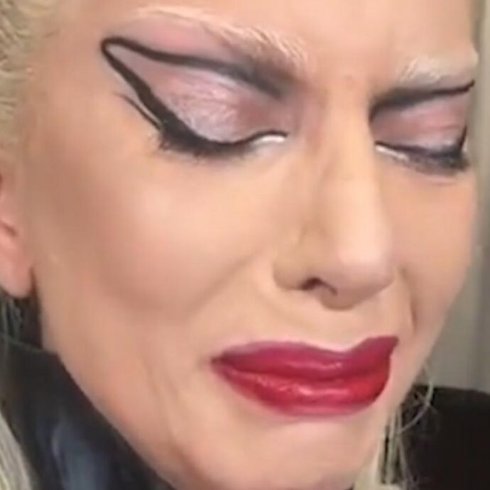 Fulmini sul concerto di Lady Gaga, lei interrompe lo show e scoppia in lacrime: “Andate a casa, vi prego” – VIDEO