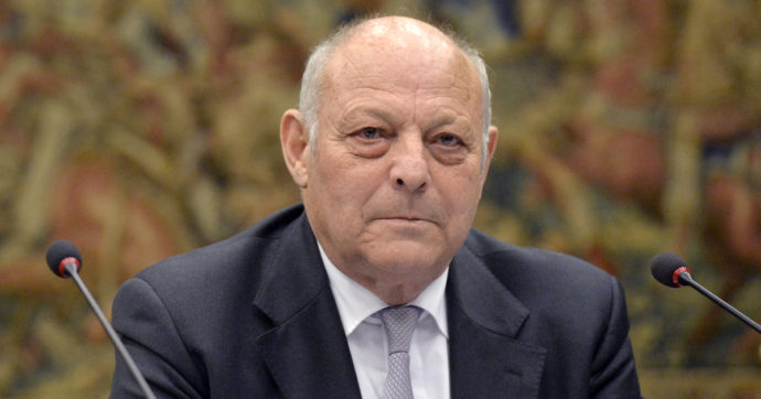 “Danno d’immagine”, la procura della Corte dei conti chiede 300mila euro all’ex presidente della Provincia di Bolzano Durnwalder
