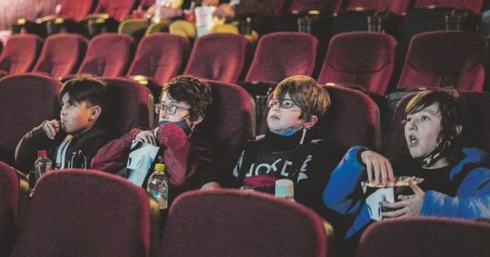 Copertina di In bolletta cinema e teatri