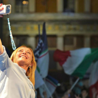 Copertina di Non solo aborto: Meloni e l’attacco ai diritti