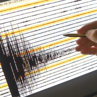 Copertina di Terremoti e crisi climatica, perché non c’è un nesso