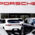 Copertina di Porsche, affari e fatturato in ribasso. Pesano le scarse vendite in Cina, i dazi e l’elettrificazione