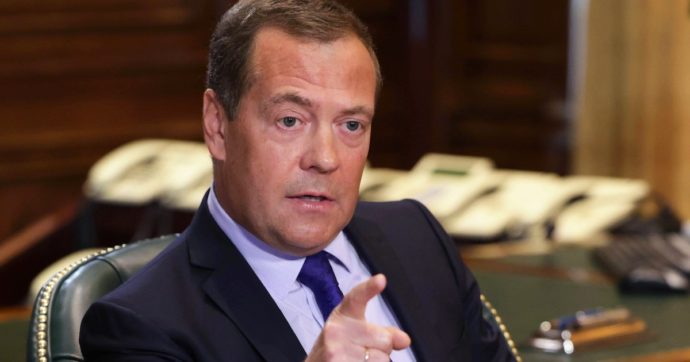 Medvedev: “Se Usa attaccano obiettivi russi in Ucraina sarà guerra mondiale”. Zelensky vuole Biden e Xi alla conferenza di pace in Svizzera