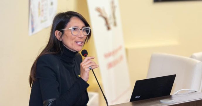 Barbara Mirabella, le accuse alla candidata di Fdi arrestata in Sicilia: “Una mazzetta da 10mila euro quand’era assessora a Catania”