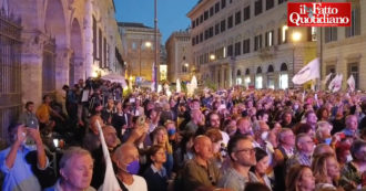 Copertina di Elezioni, M5s chiude la campagna a Santi Apostoli. Conte: “Ci davano per morti e si sono sbagliati”. Le immagini della piazza