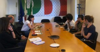 Copertina di Fridays incontra Enrico Letta: dai rigassificatori alle rinnovabili, le contraddizioni del Pd